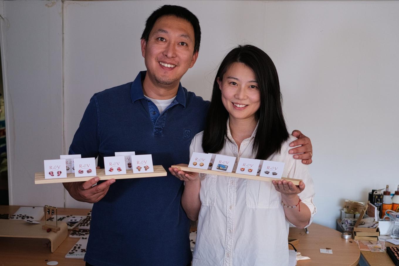 Portrait of Wanchong Chen and Liang Zhang, owners of Robin Valley Limited